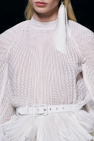 Look 17